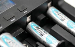 Ansmann Mignon AA 1,2 V / 2.100 MAh Akkubatterie Wiederaufladbar (4er Pack) 10 Ansmann Mignon AA 1,2 V / 2.100 MAh Akkubatterie Wiederaufladbar (4er Pack) -Energie Sat Anlagen Geschaft 254147 2664983