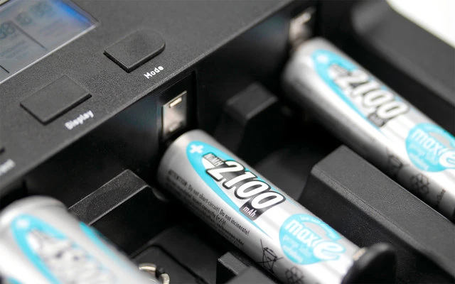 Ansmann Mignon AA 1,2 V / 2.100 MAh Akkubatterie Wiederaufladbar (4er Pack) 6 Ansmann Mignon AA 1,2 V / 2.100 MAh Akkubatterie Wiederaufladbar (4er Pack) – Bild 4